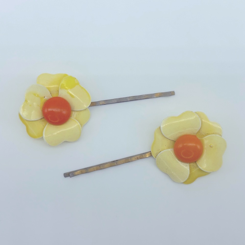 Sweet Vintage Yellow Orangeโ Enamel Flowers Hair Bobby Pin Set